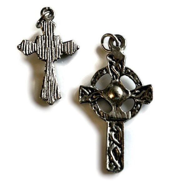 As Low as $2! Antique Silver Crucifix Crosses Alloy Pendant Charms 2/PK - Picture 2 of 3